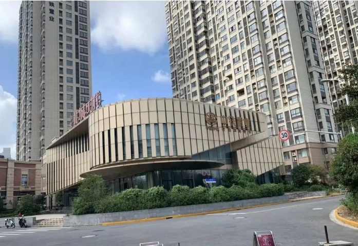 上海寶山友誼路商圈獨(dú)棟出售！帶900㎡露臺(tái)，可作酒店展廳用